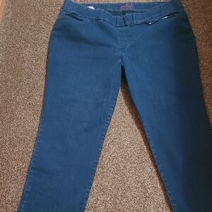 Chic Women's Straight Leg Jeans - Blue